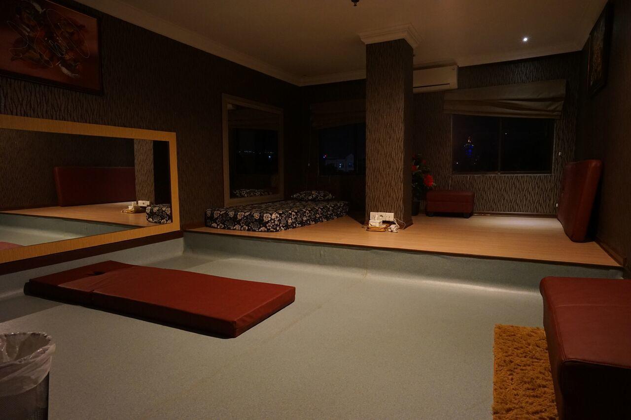 โรงแรมเดอะ แอล เอนเตอร์เทนเมนต์ Batam ภายนอก รูปภาพ