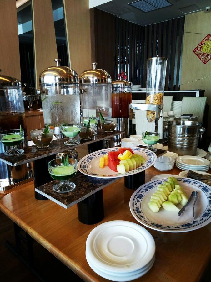 โรงแรมเดอะ แอล เอนเตอร์เทนเมนต์ Batam ภายนอก รูปภาพ