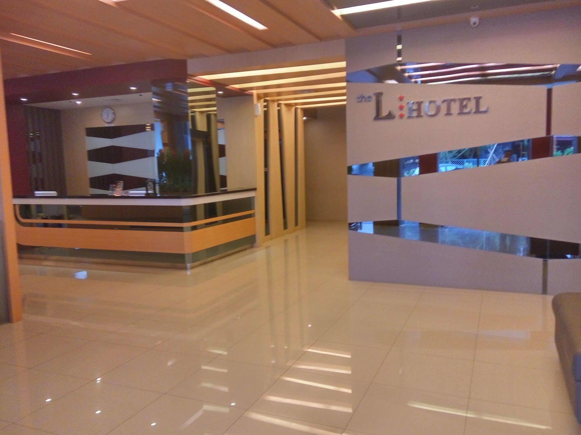โรงแรมเดอะ แอล เอนเตอร์เทนเมนต์ Batam ภายนอก รูปภาพ