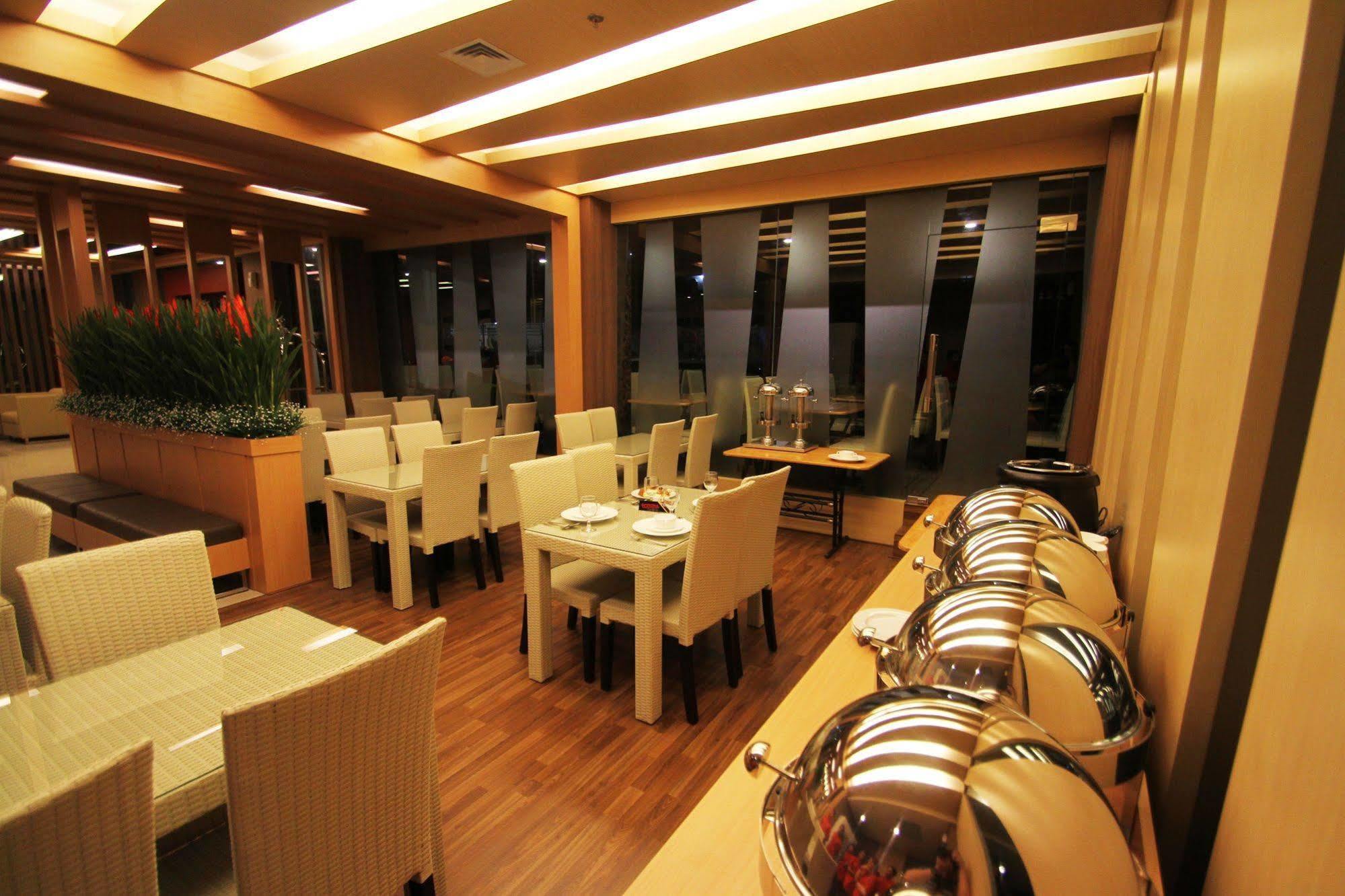 โรงแรมเดอะ แอล เอนเตอร์เทนเมนต์ Batam ภายนอก รูปภาพ