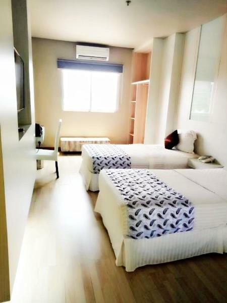 โรงแรมเดอะ แอล เอนเตอร์เทนเมนต์ Batam ภายนอก รูปภาพ